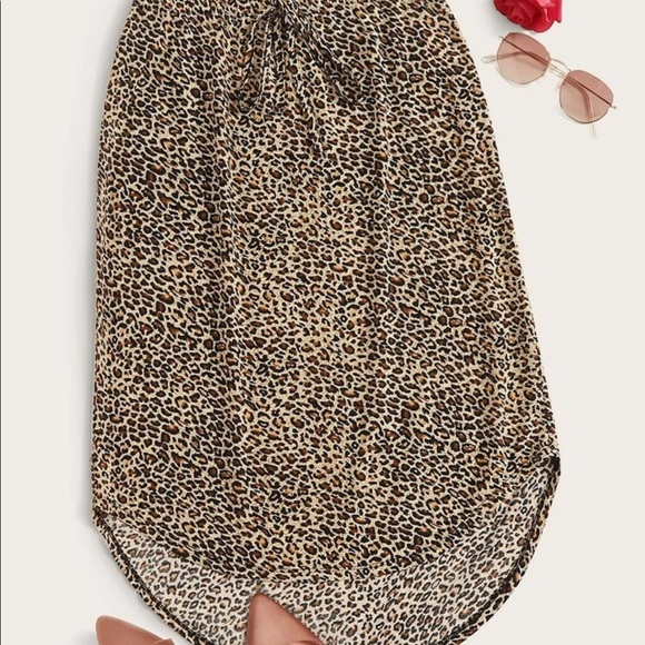 Dresses & Skirts - NWOT Leopard Print Skirt 🐆